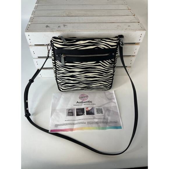 MICHAEL KORS NWT BLACK WHITE ANIMAL NYLON CROSSBODY BAG - Picture 2 of 16